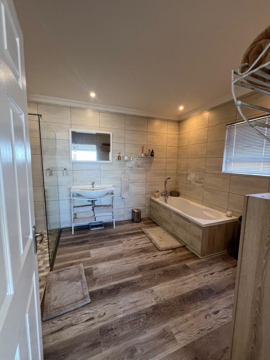 4 Bedroom Property for Sale in Da Gama Bay Western Cape